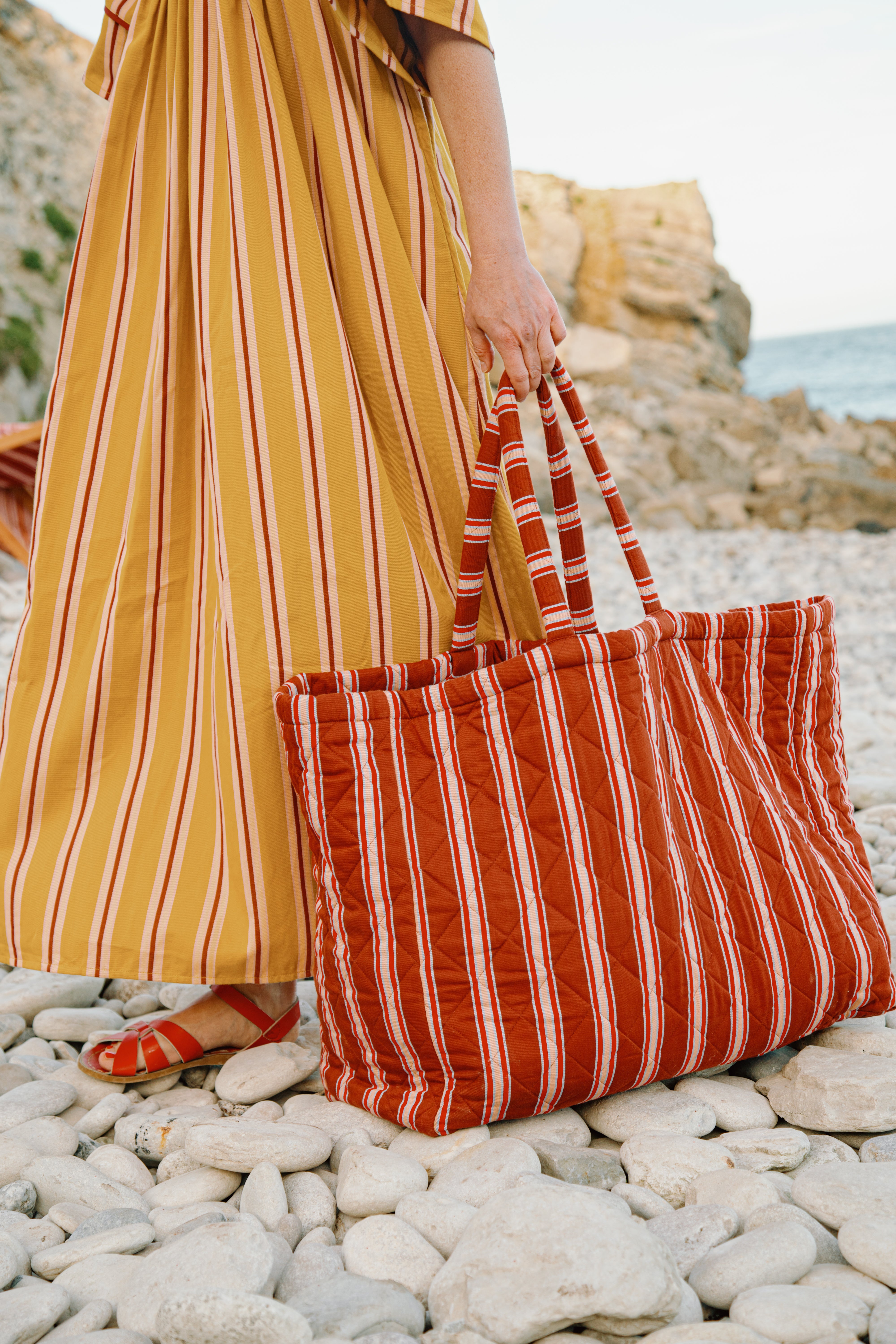 Cacao pop stripe large quilted bag