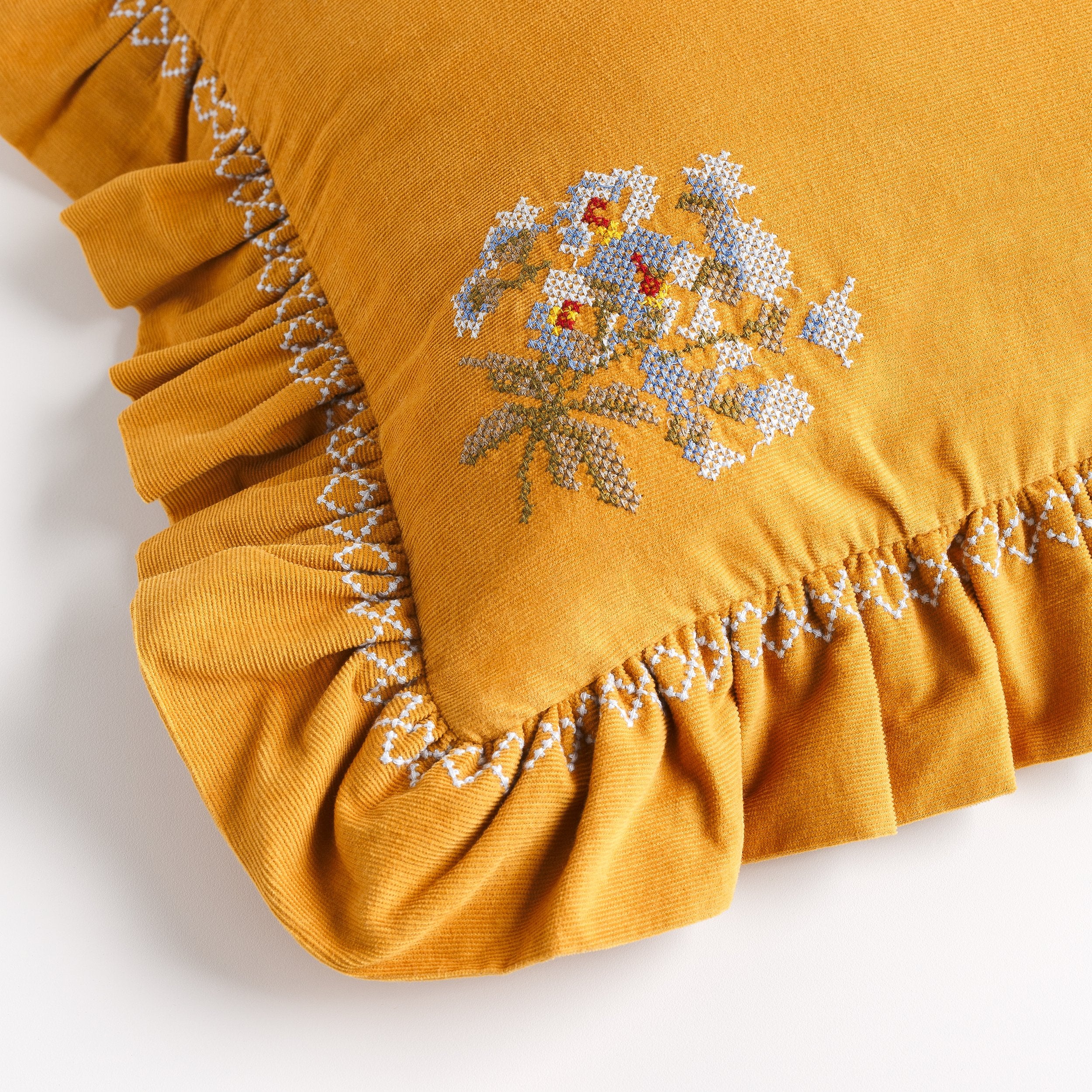 Ristipisto cord frill cushion, ochre