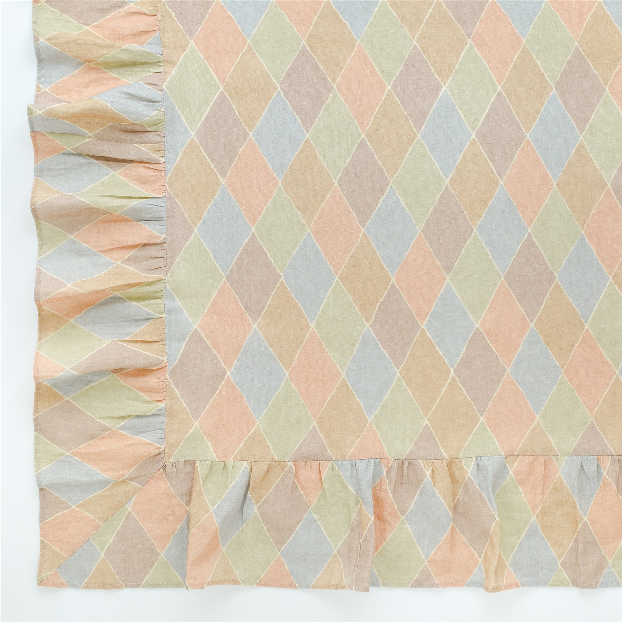 Harlequin frilled tablecloth, macaron