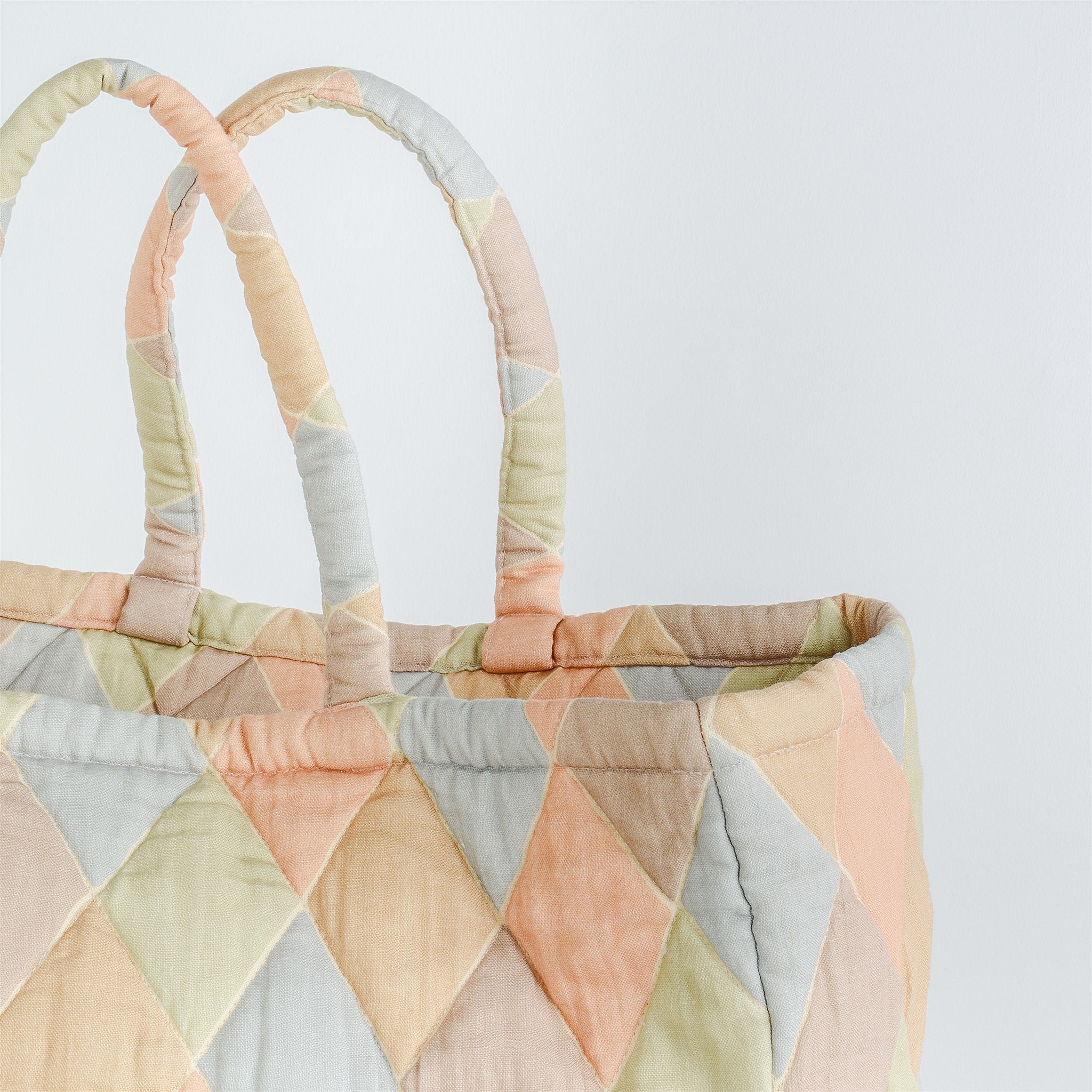 Harlequin quilted bag, macaron