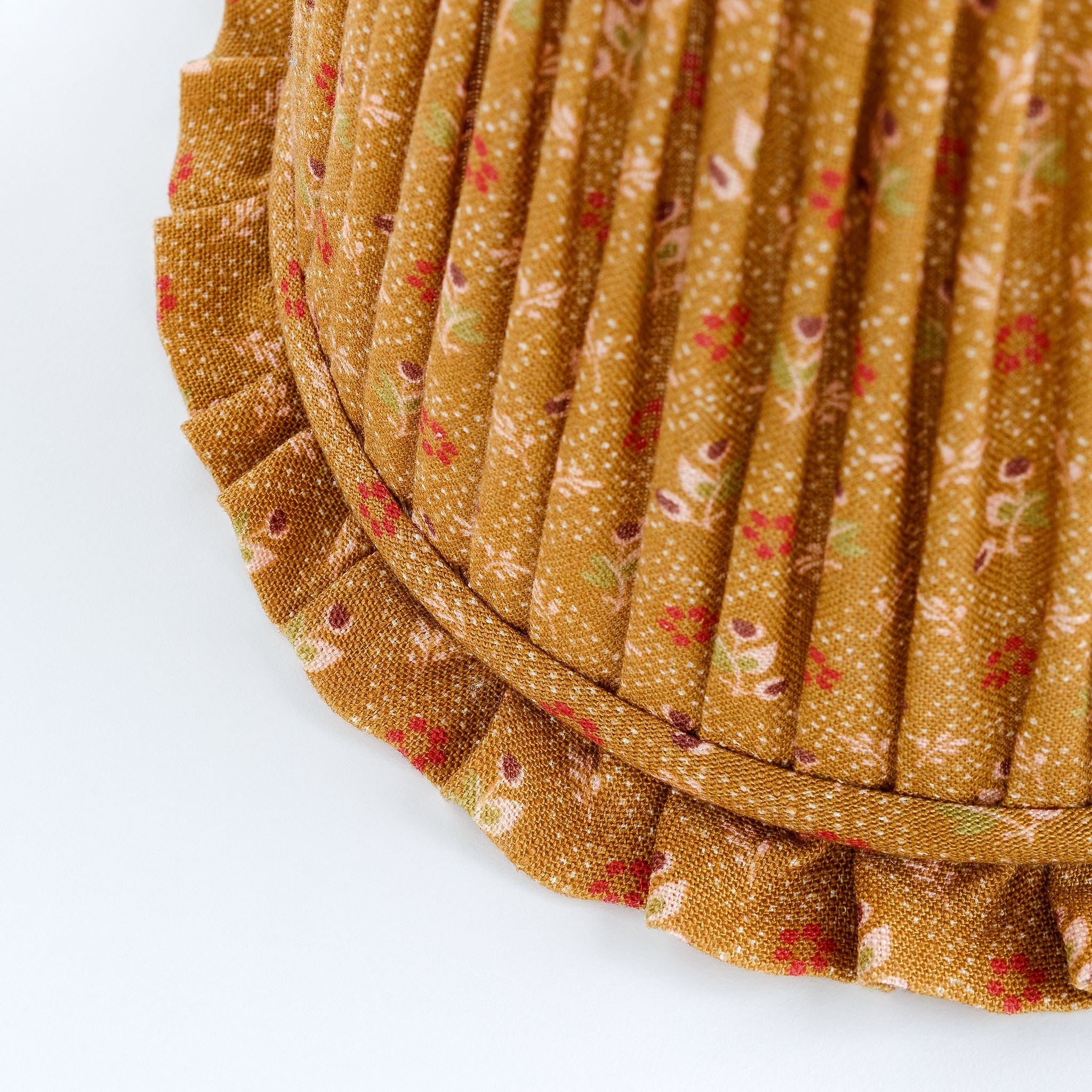 Tähti frill lampshade, turmeric