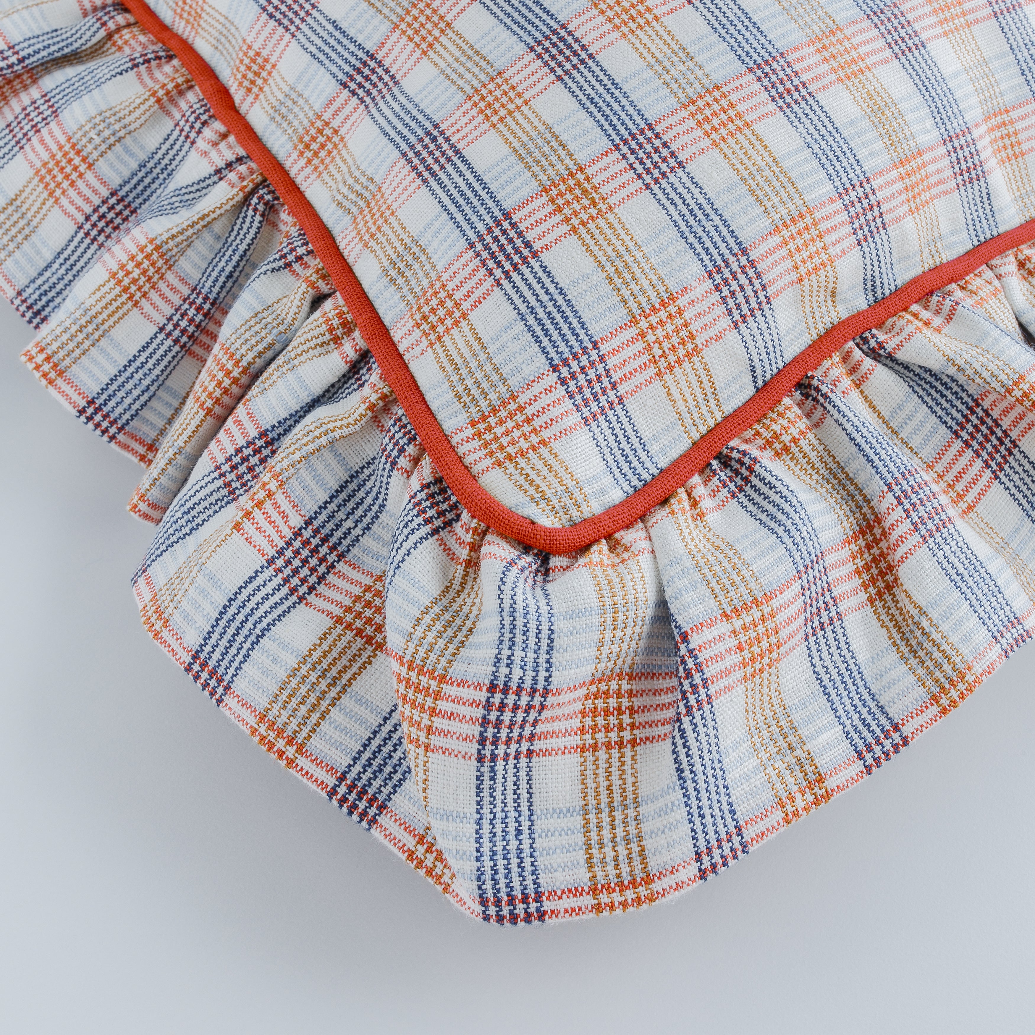Mökki check frill cushion, navy