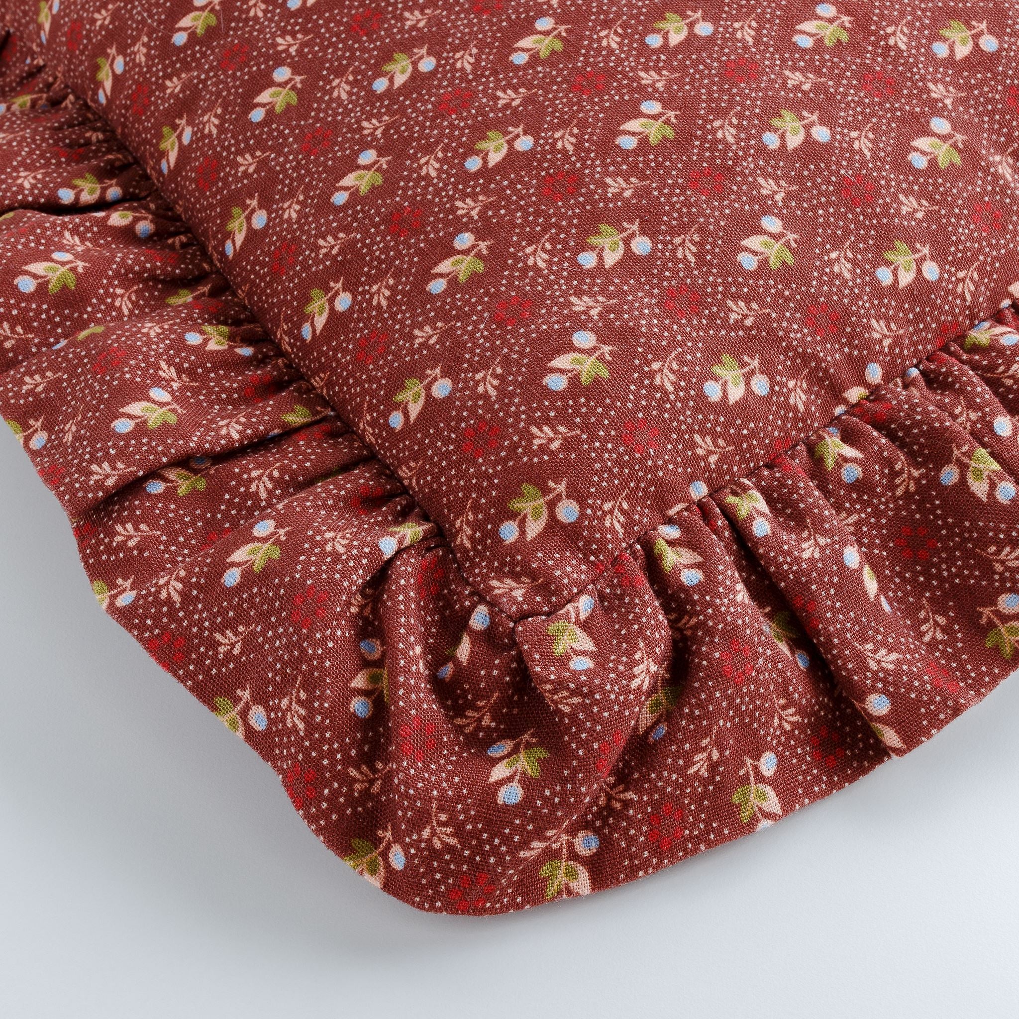 Tähti square frill cushion, cacao