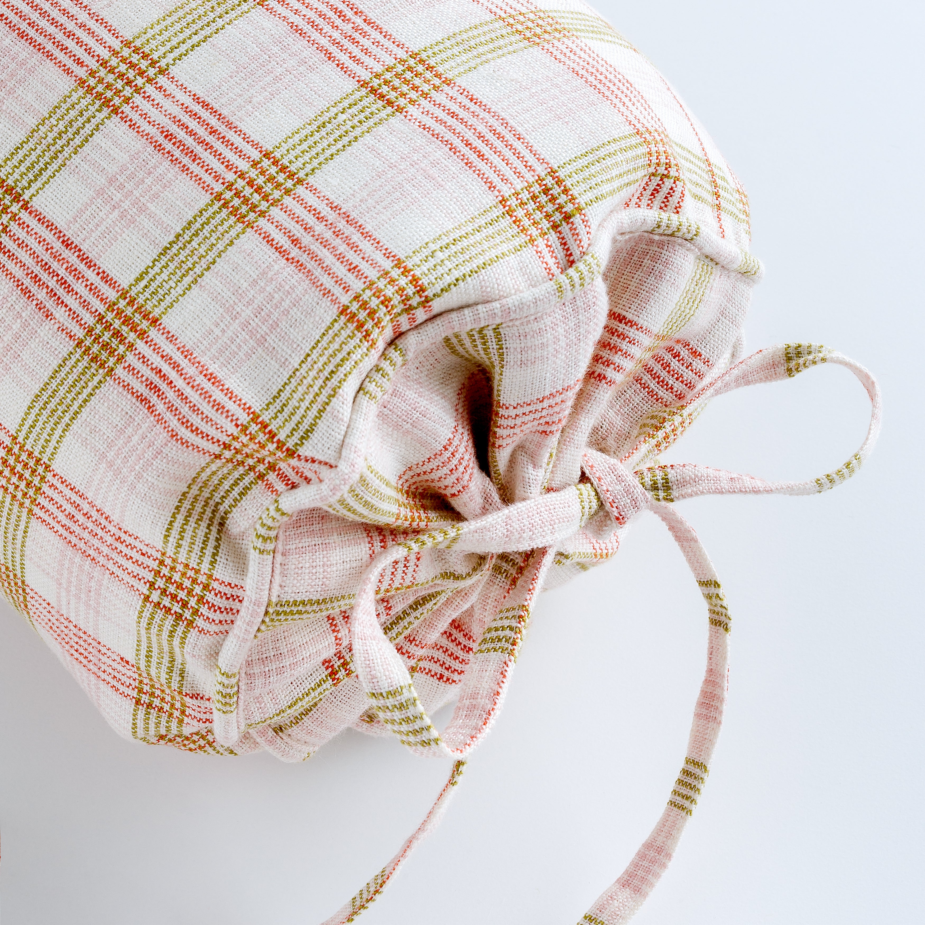 Mökki check bolster, pink