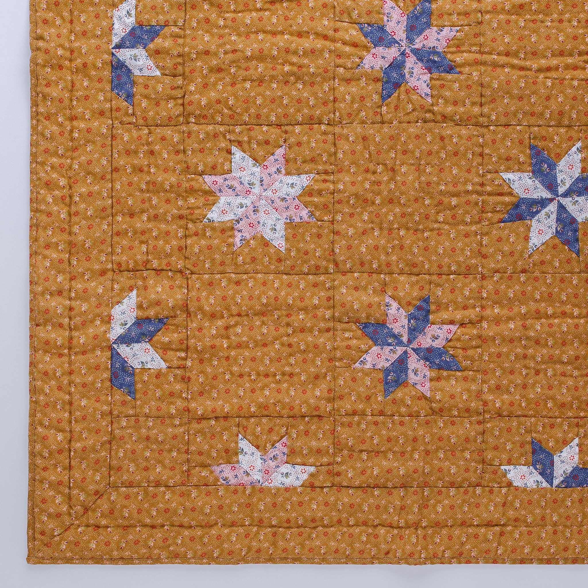 Tähti patchwork quilt BABY, turmeric