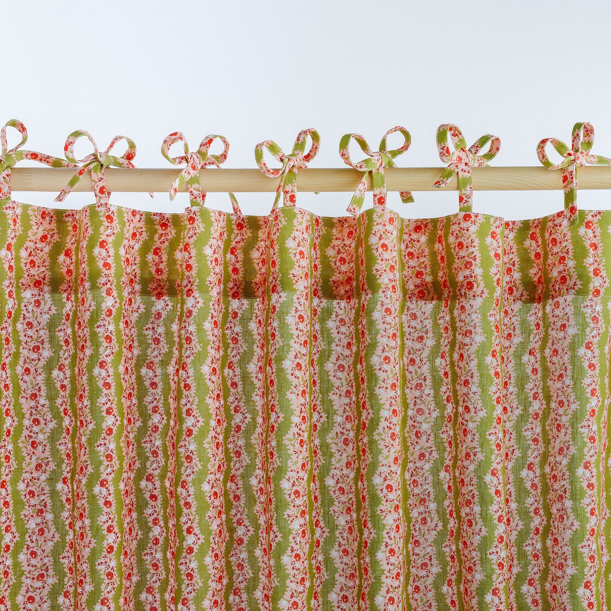 Hedgerow stripe curtains, a pair in a bag, nocharella