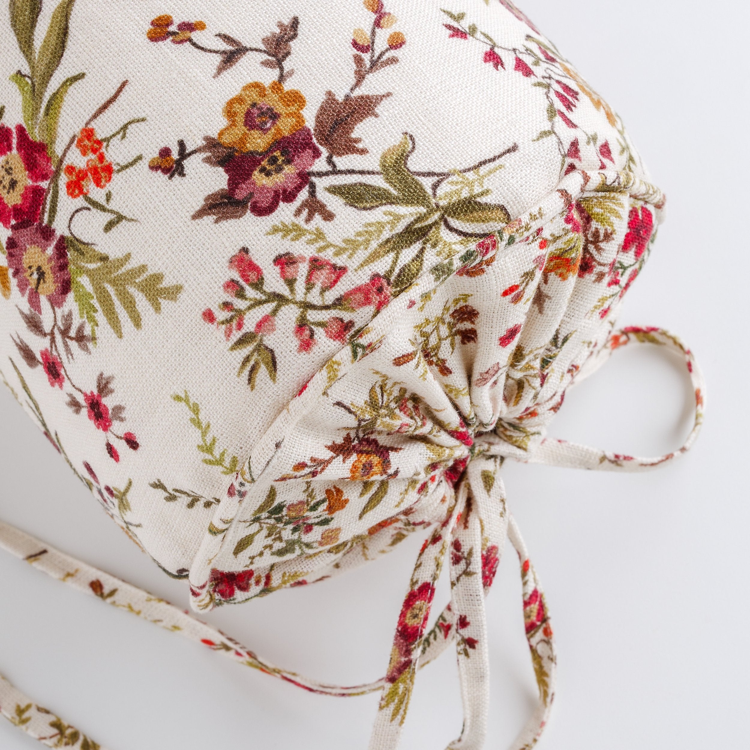 Prairie floral bolster cushion, cream – Projektityyny