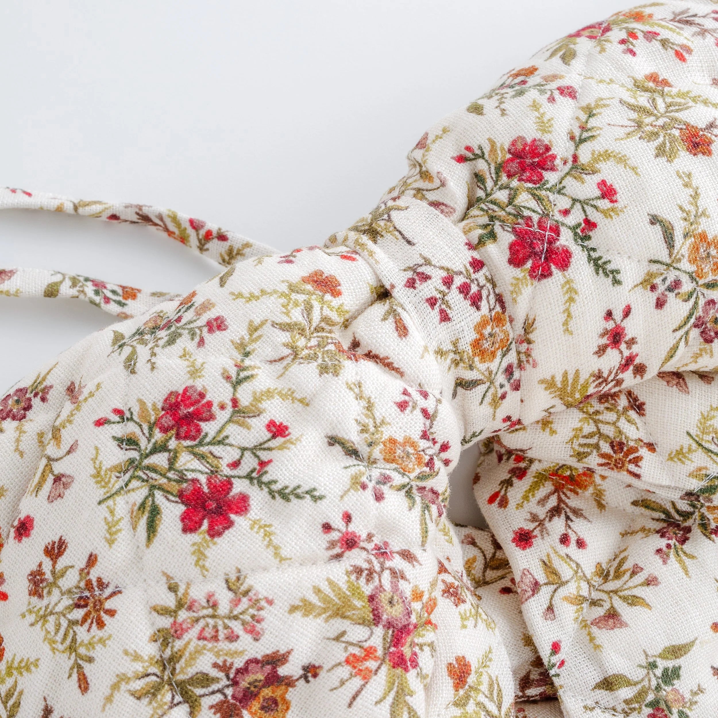 Prairie floral quilted bow, cream