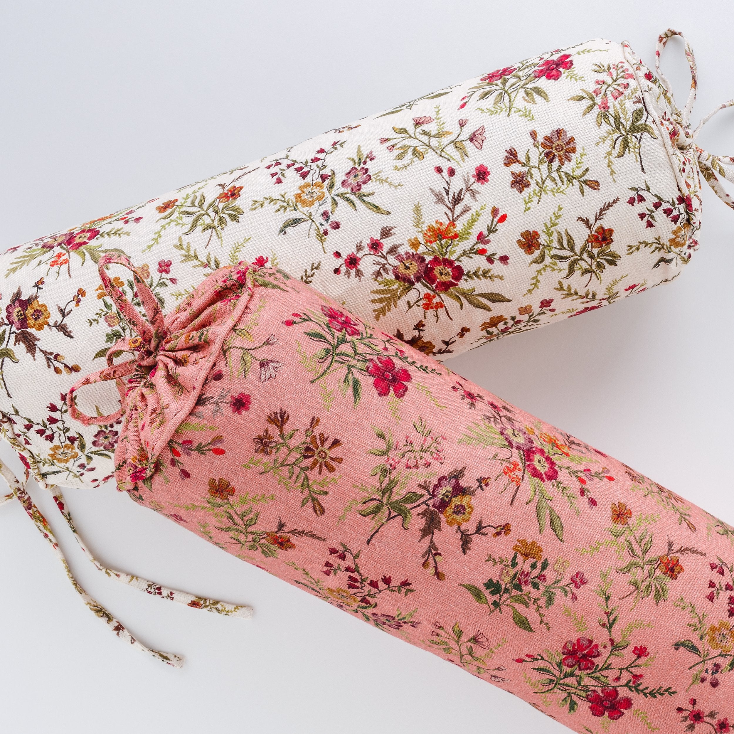 Prairie floral bolster cushion, cream – Projektityyny