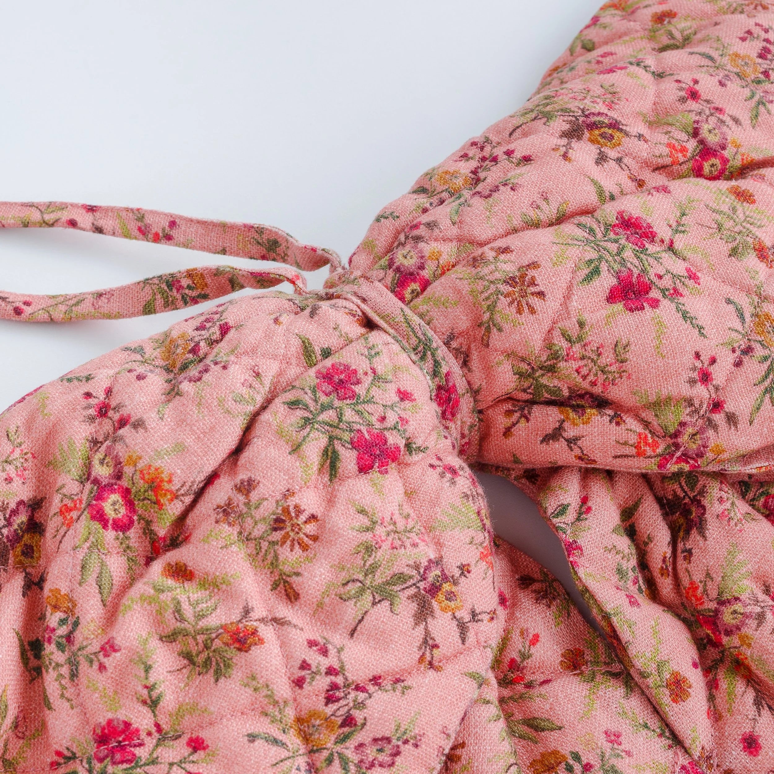 Prairie floral quilted bow, peony