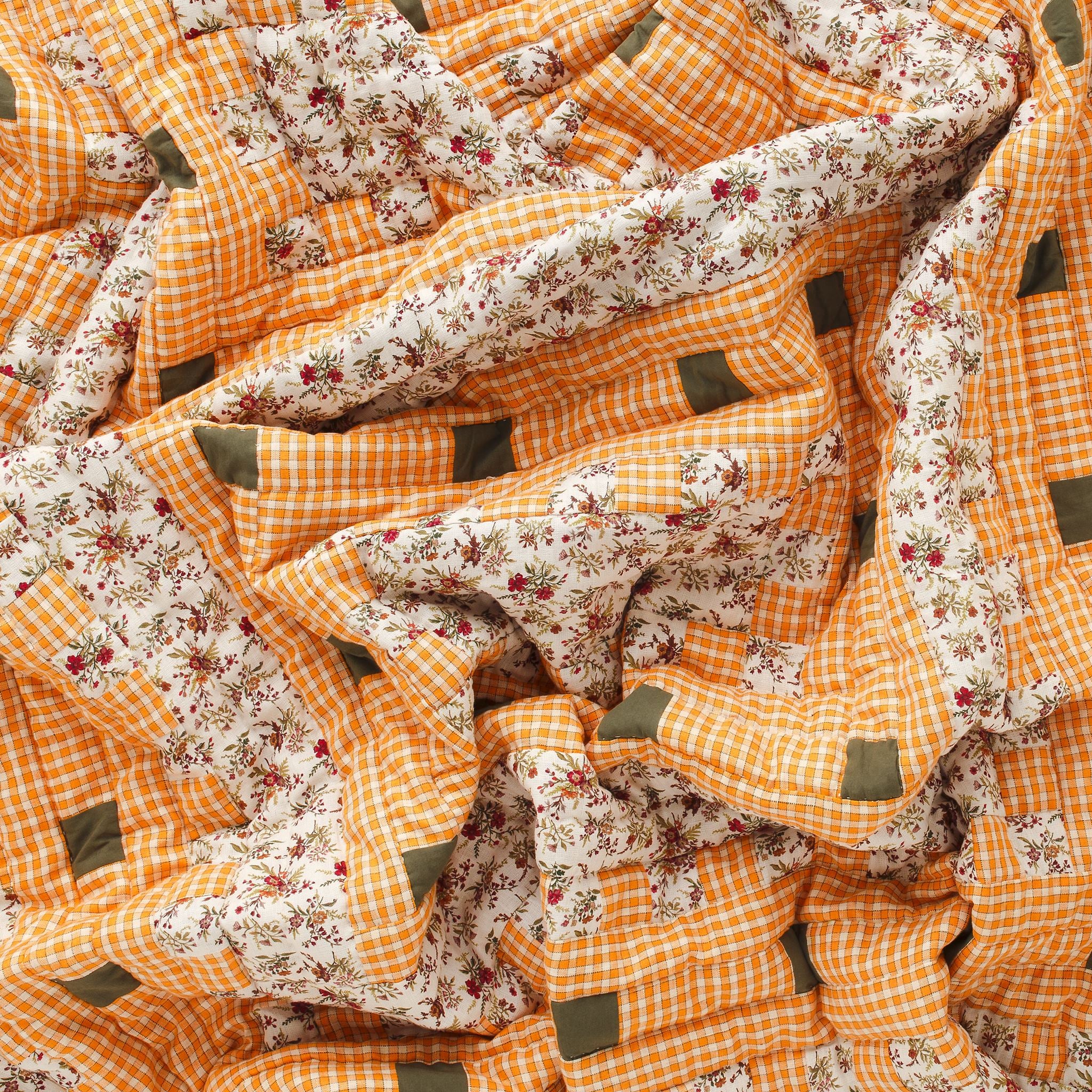 Prairie quilt, apricot