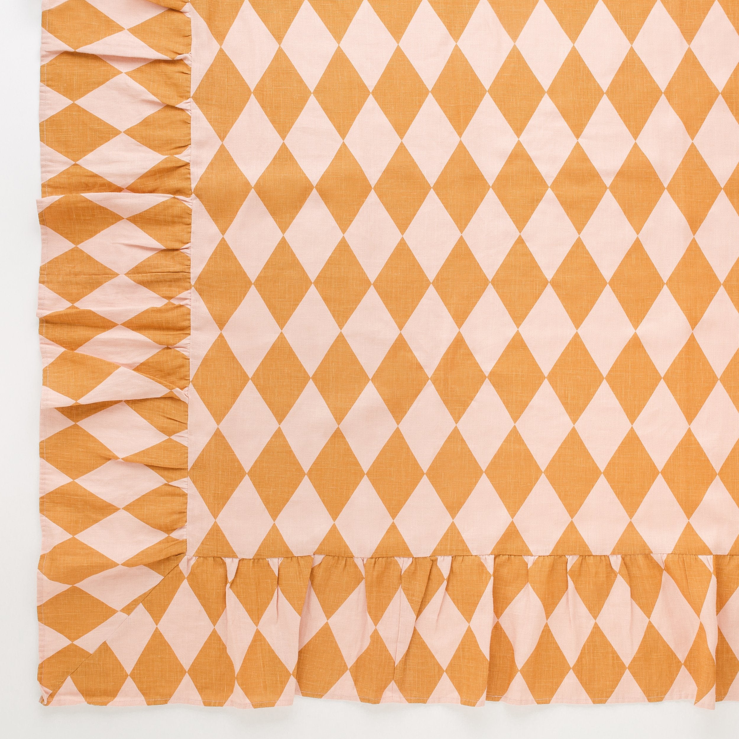 Harlequin frill tablecloth, mustard/peach