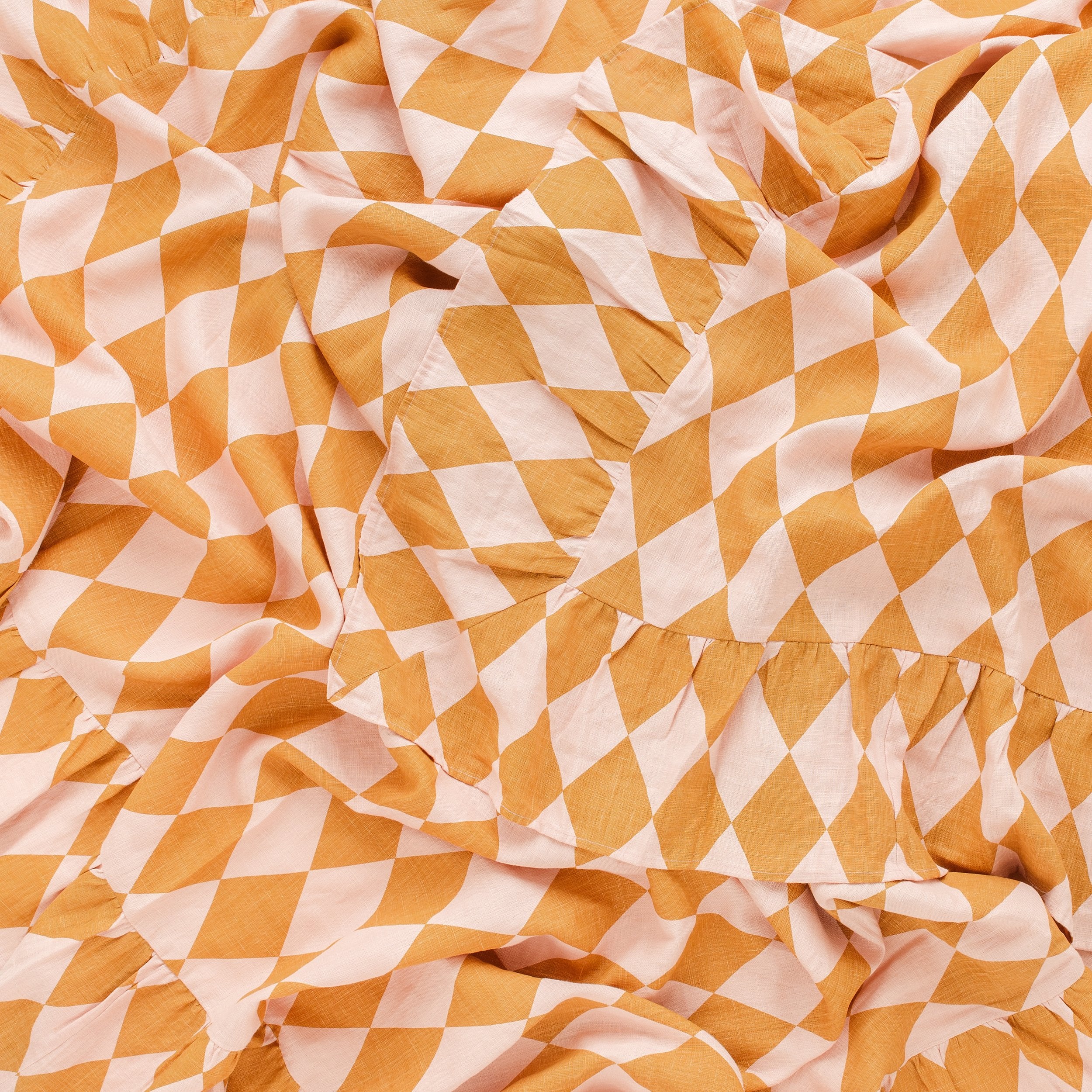 Harlequin frill tablecloth, mustard/peach