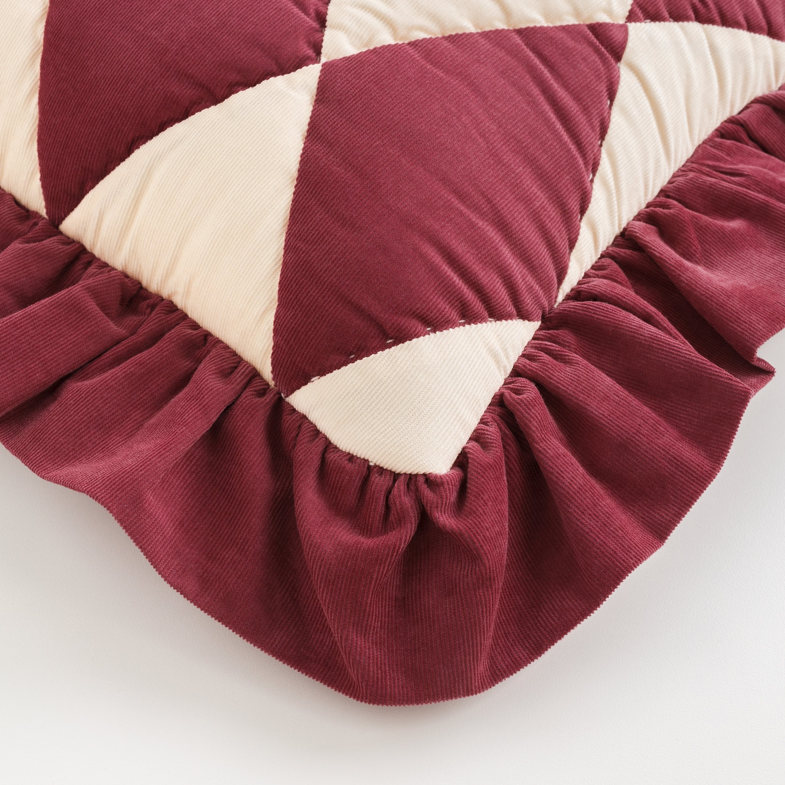 Harlequin cord cushion, claret/cream – Projektityyny