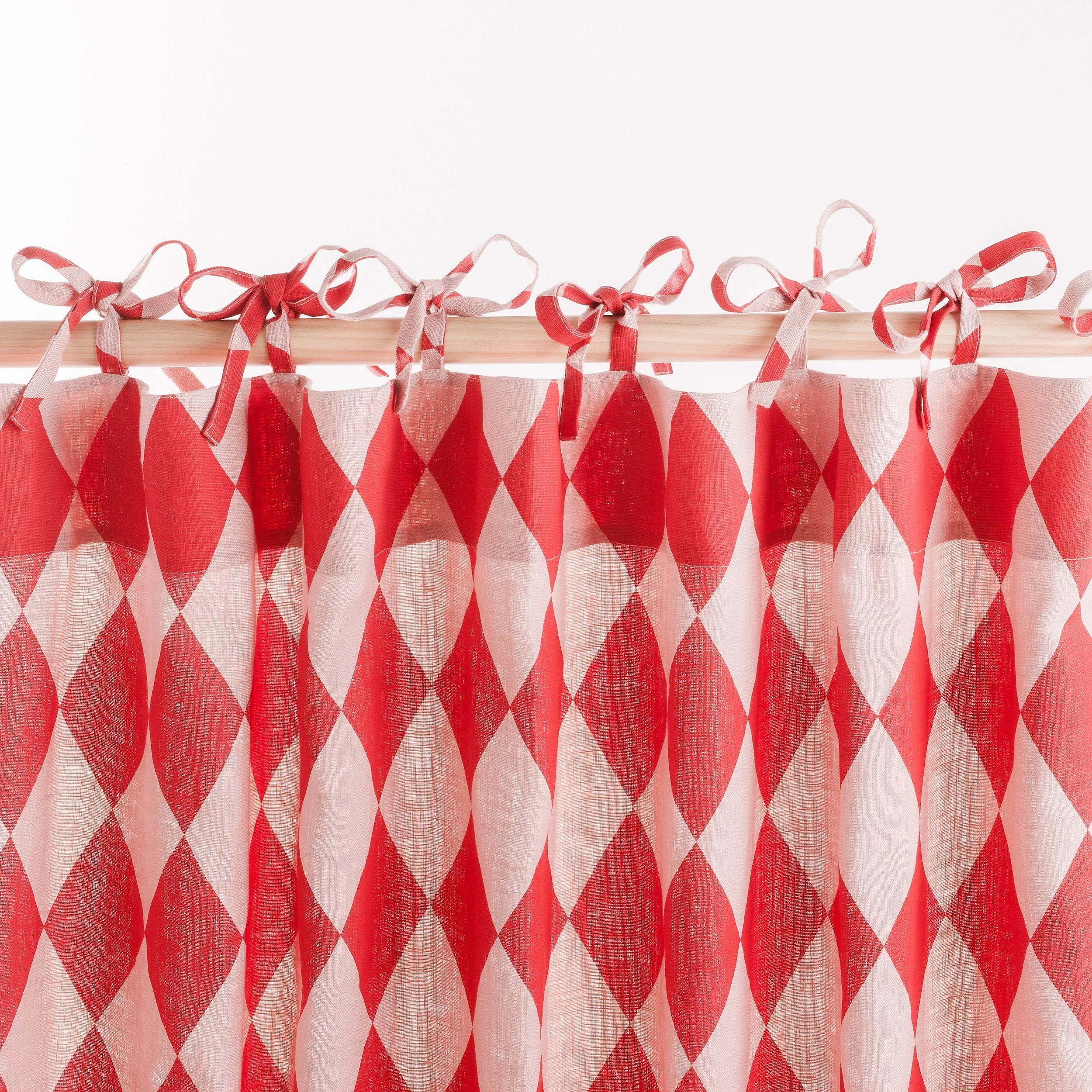 Harlequin linen curtains, a pair in a bag, red/pink