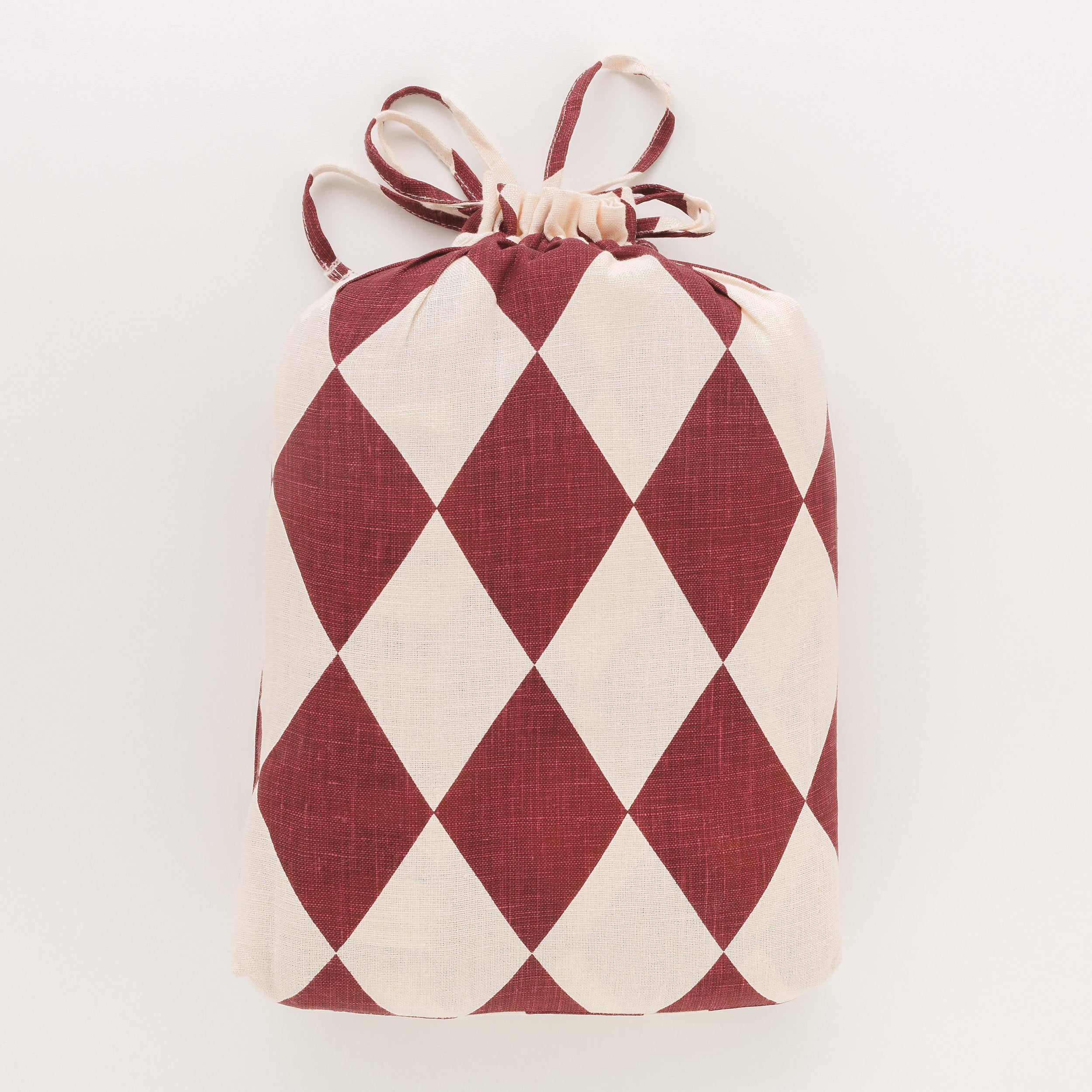 Harlequin bed set in a bag, claret/cream