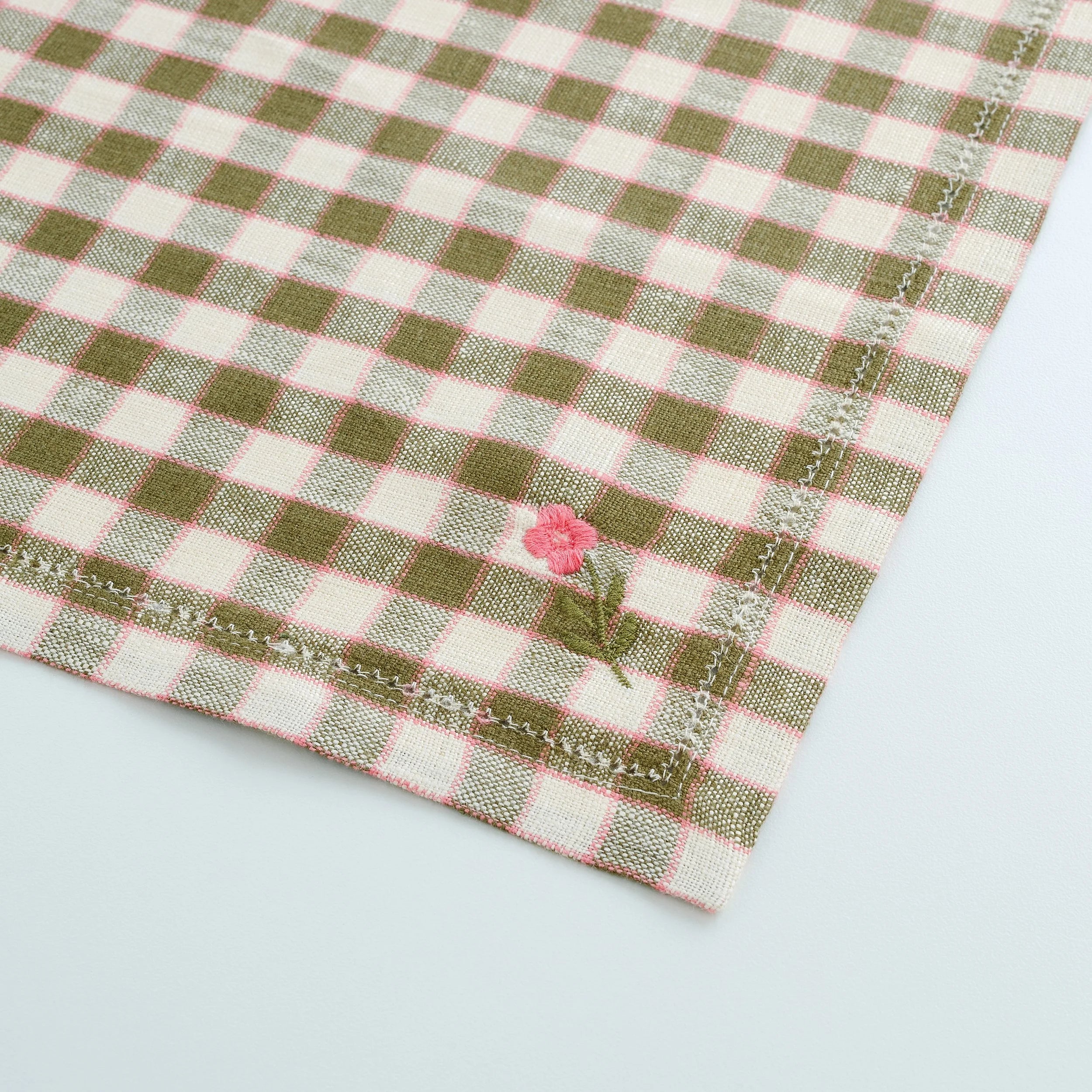 Gingham napkins, sold in pairs