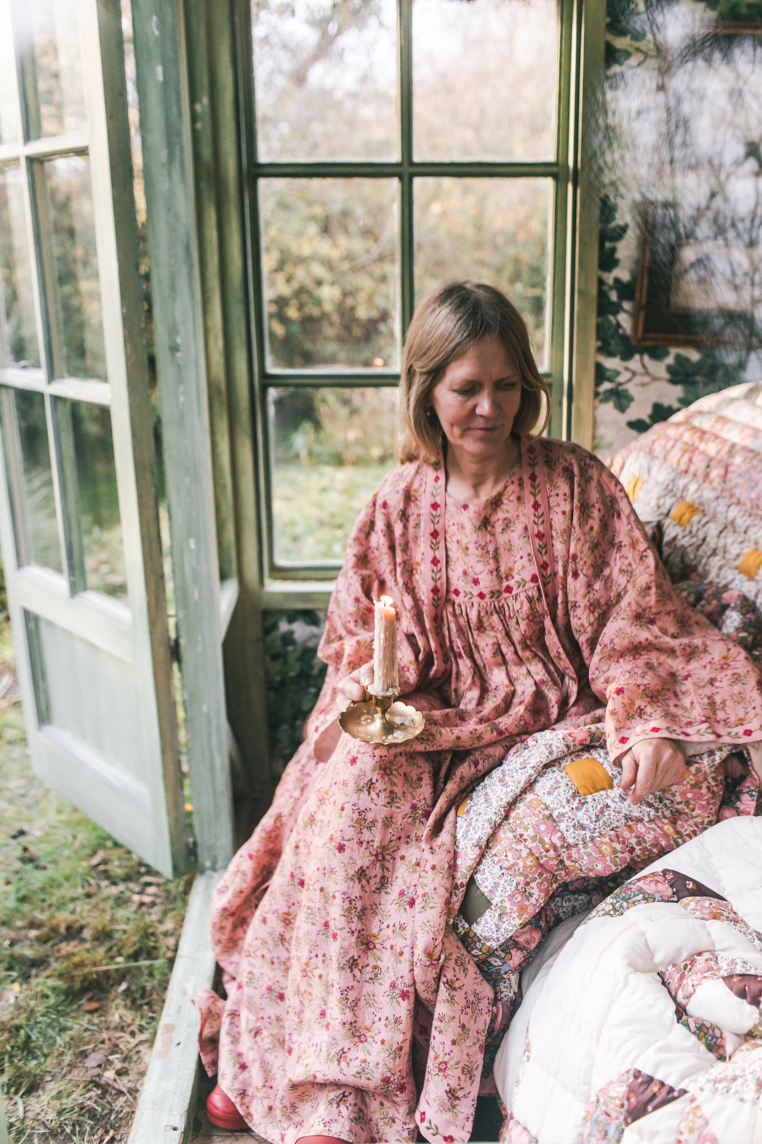 Prairie floral dressing gown / housecoat, peony