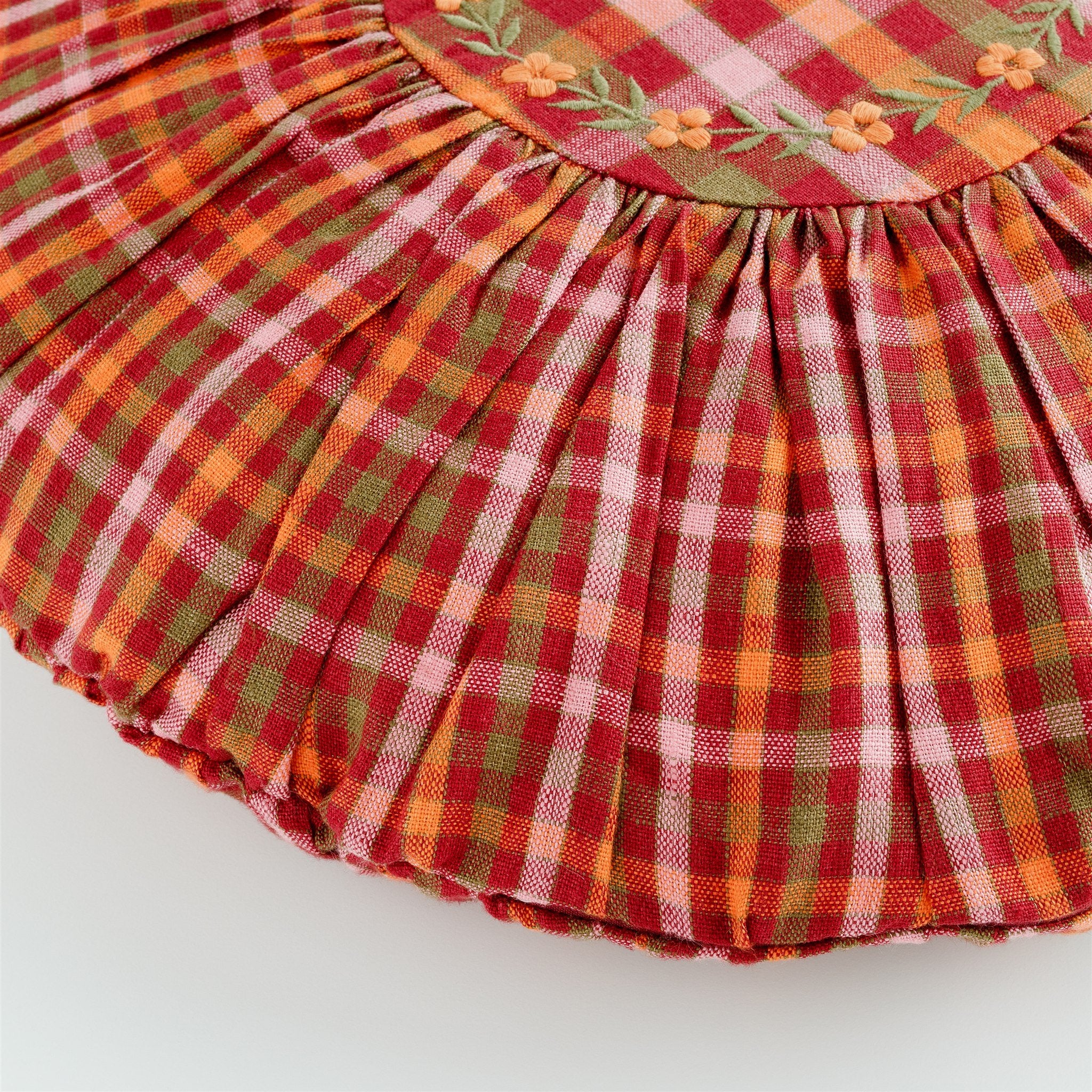 Luumu check round cushion