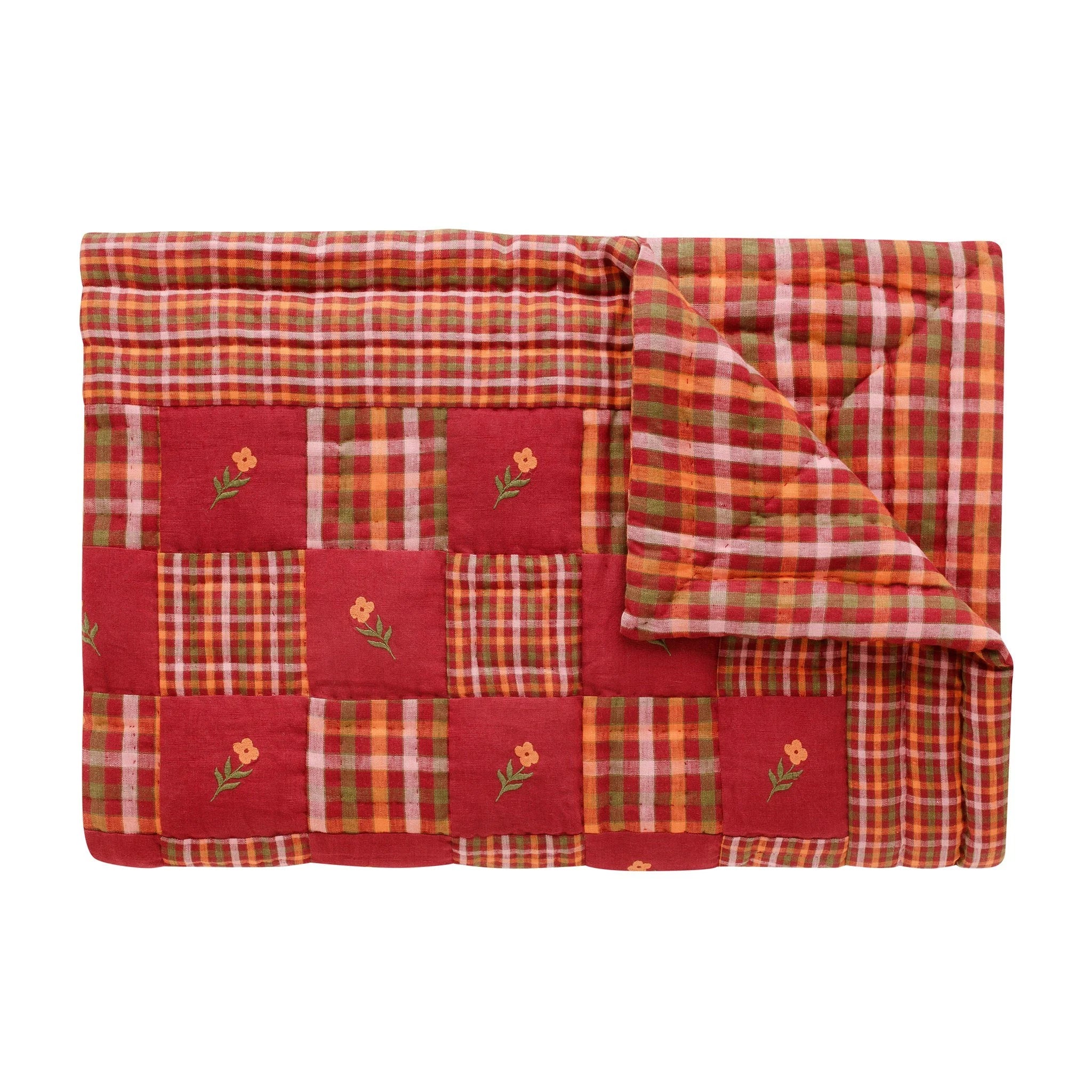 Luumu patchwork BABY quilt