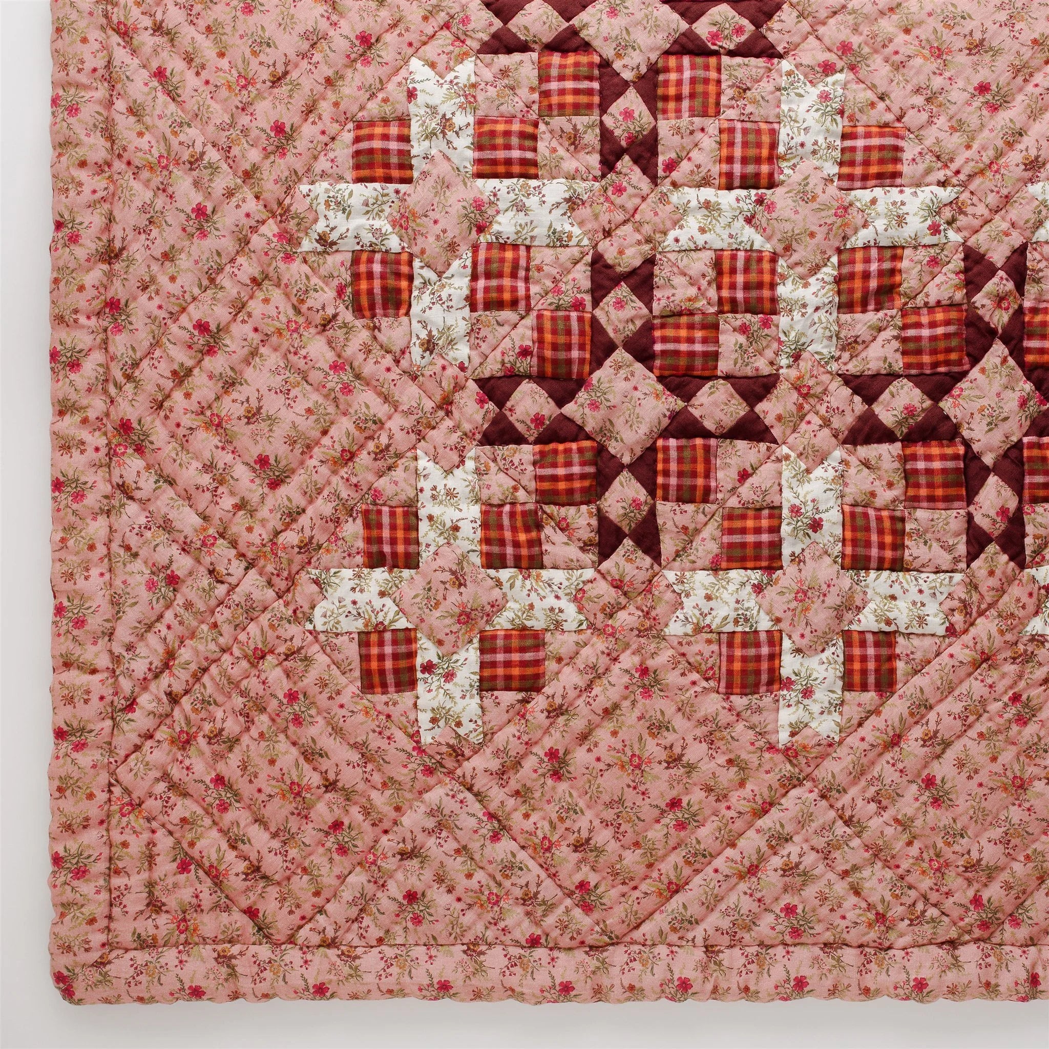 AW Pivoine BABY quilt, with Luumu check backing