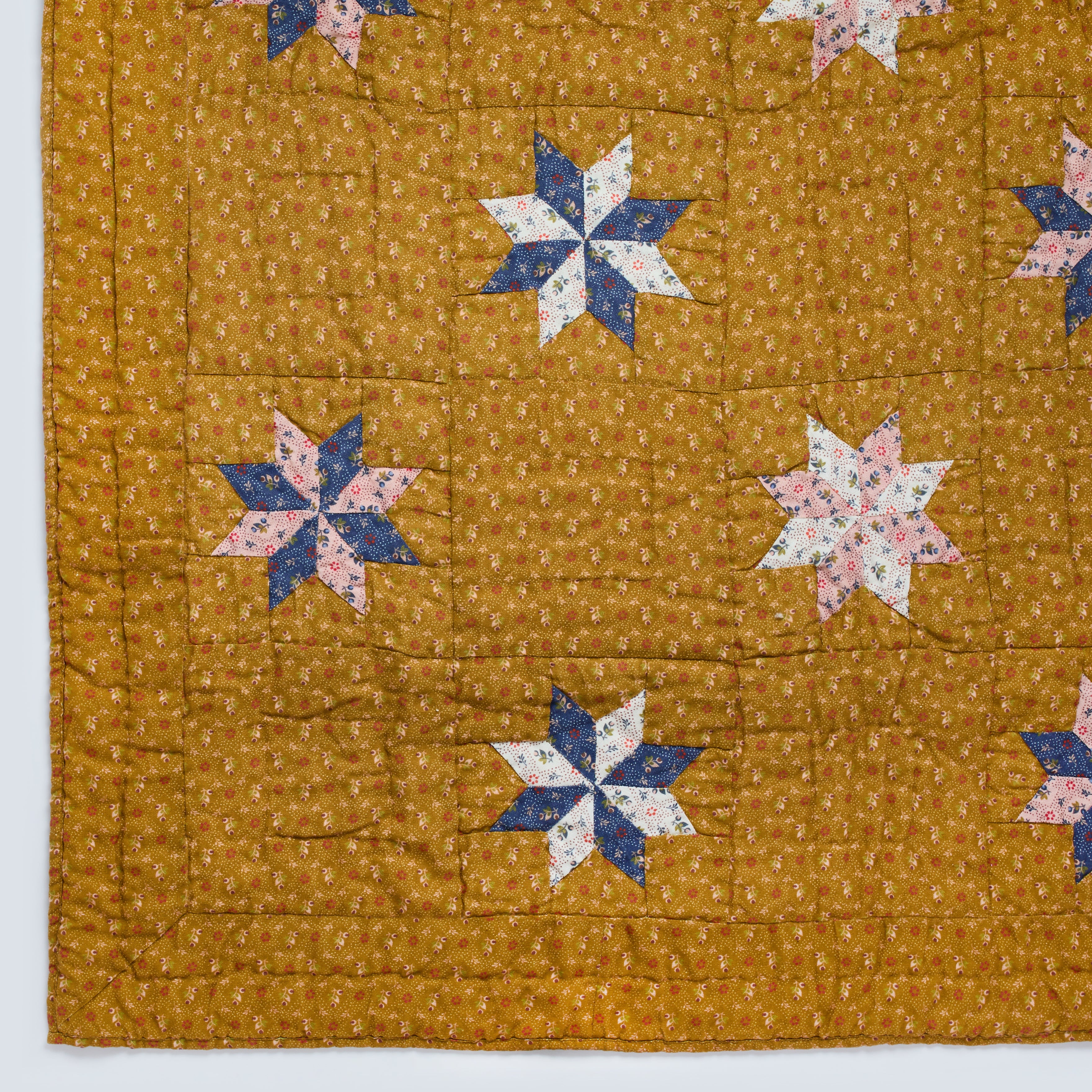 Tähti patchwork quilt, turmeric