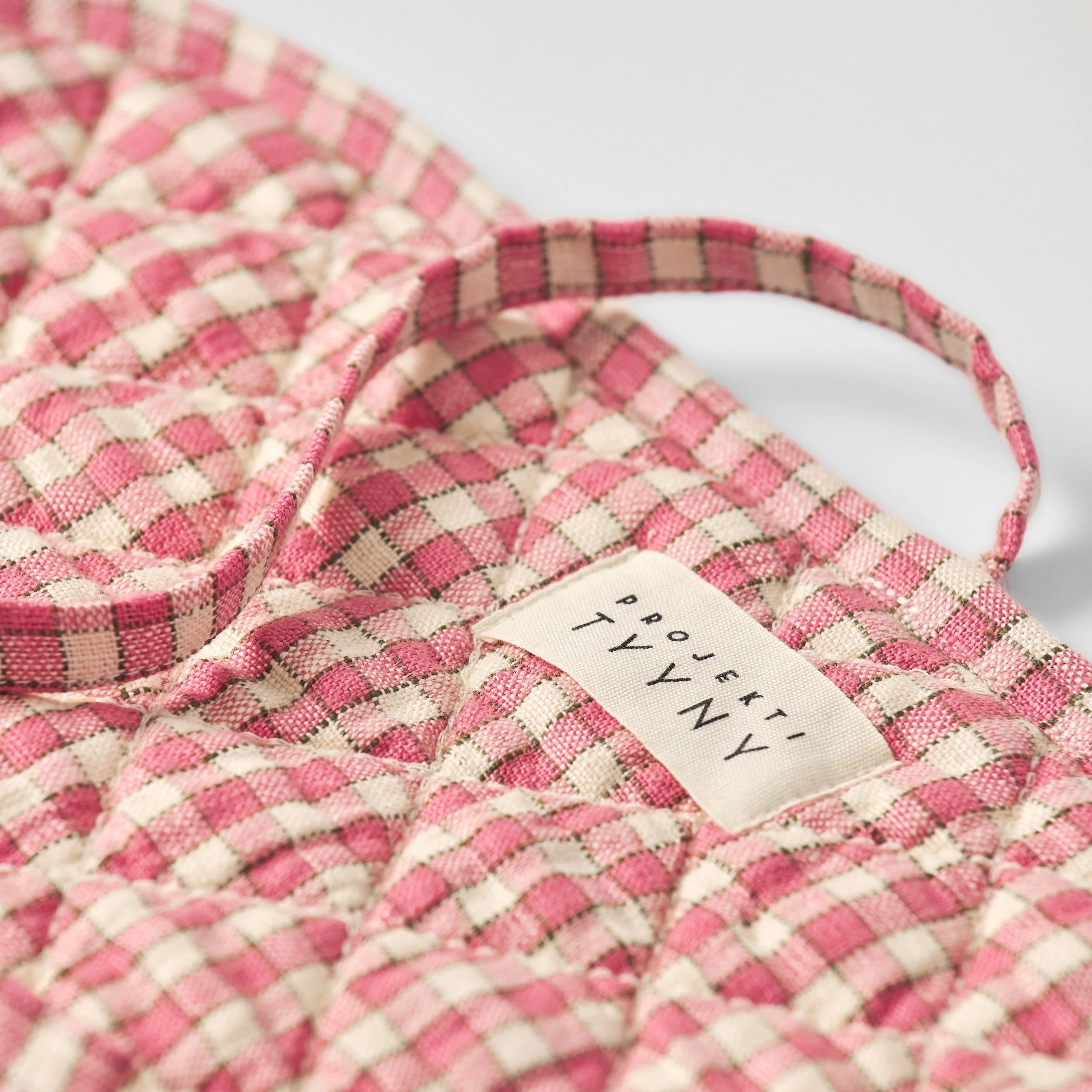 Gingham quilted laptop case, peony