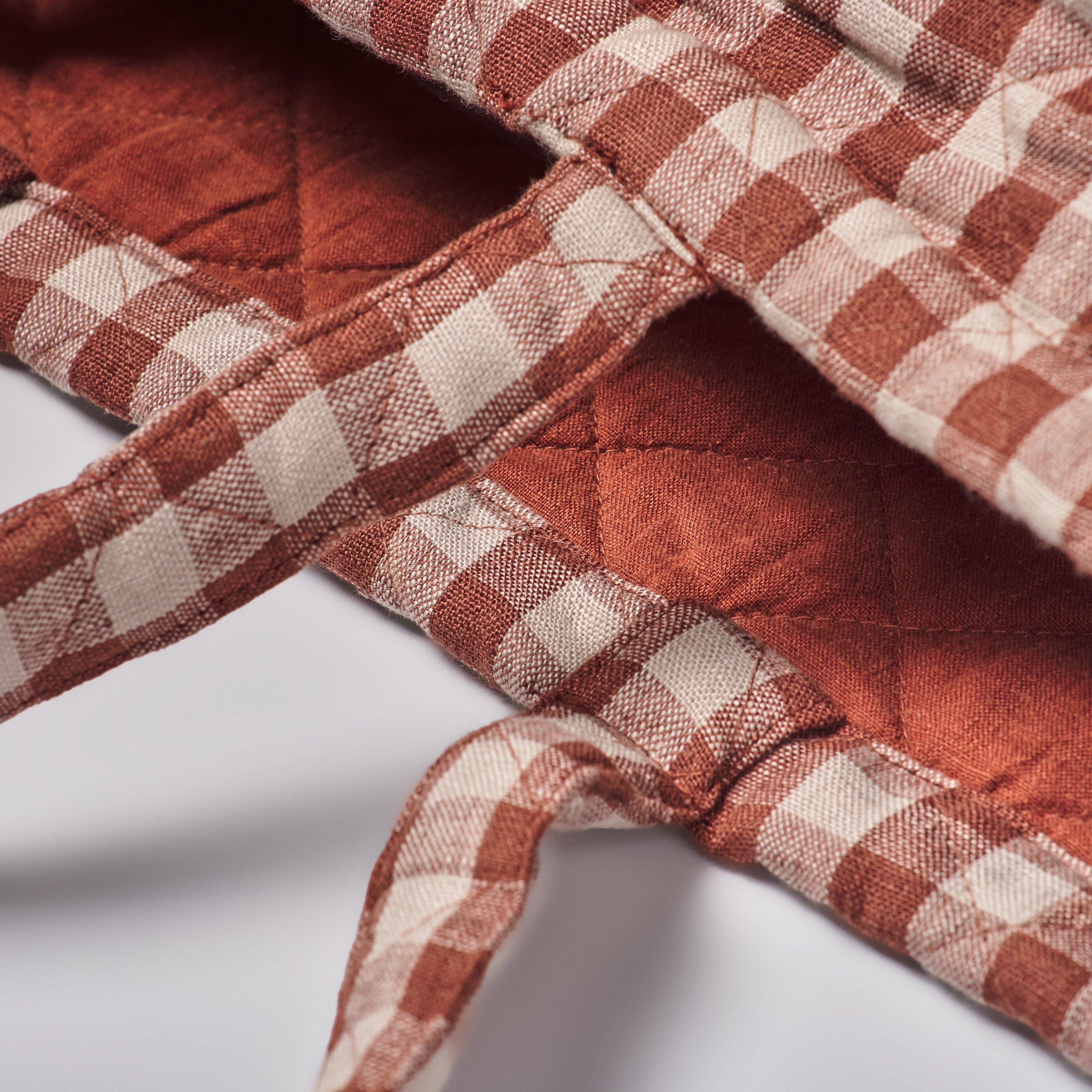 Gingham quilted bag, rusty blush