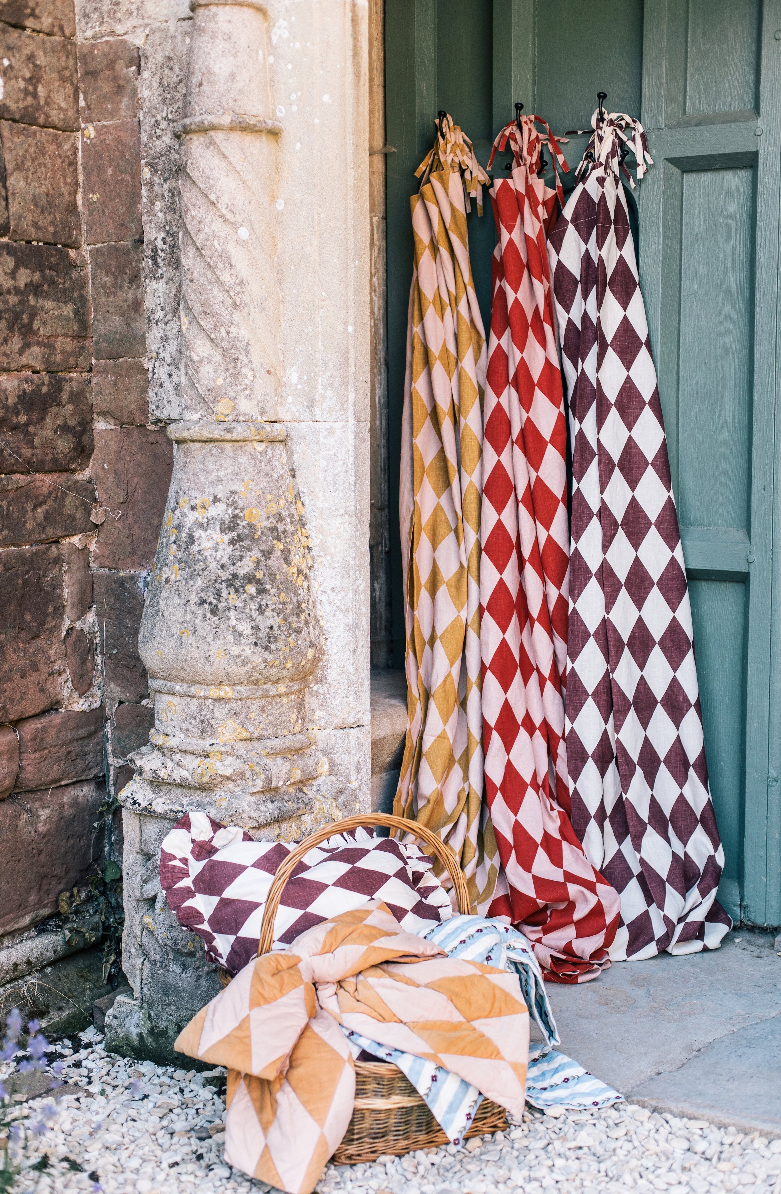Harlequin linen curtains, a pair in a bag, red/pink