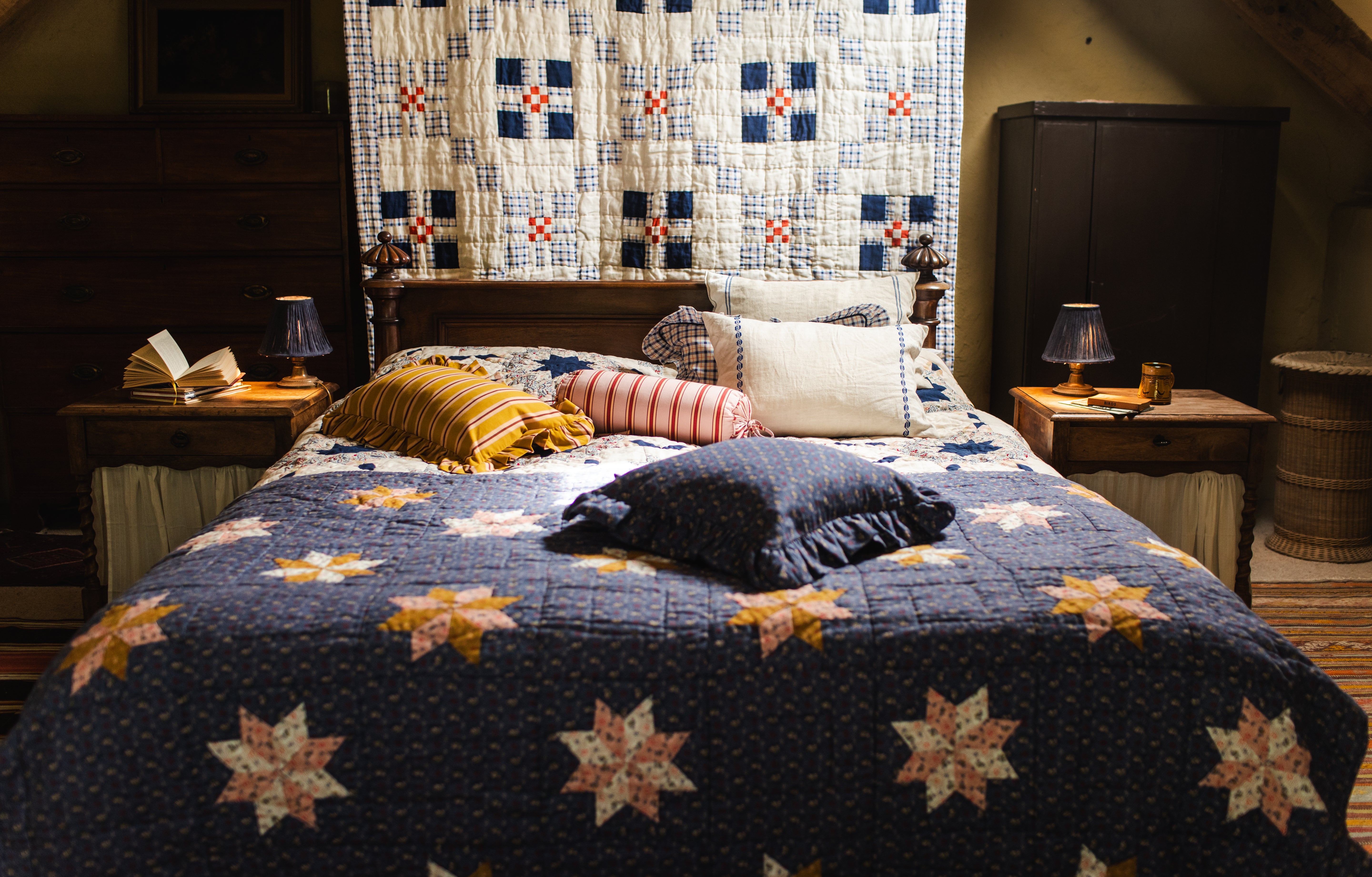 Tähti patchwork quilt, navy